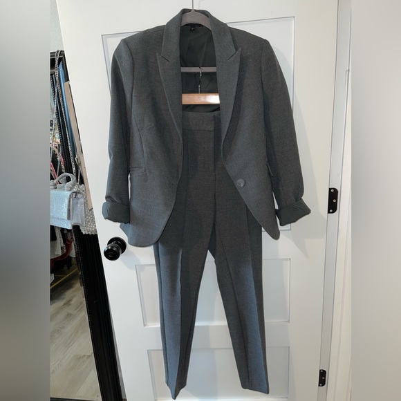 Express Gray Blazer and Skinny Pant Set - Picture 2 of 10